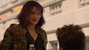 Gert Yorkes' (Ariela Barer) Tuesday Bassen Baseball bat "Time to Pay" pins as seen Marvel's Runaways S01E04
