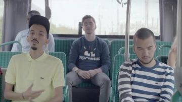 The sweater Lacoste striped round neck Oli in the clip Damage of Bigflo & Oli