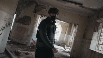 The black mask with zip Scarlxrd in his clip Bands | Spotern