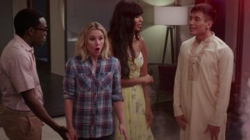 La Robe mi longue froncée à fleurs de Tahani Al Jamil (Jameela Jamil) dans The Good Place S02E02