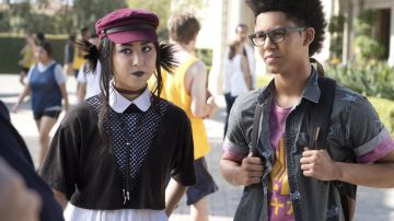 The chain of cow-boy Nico Minoru (Lyrica Okano) in Marvel's Runaways S01E07