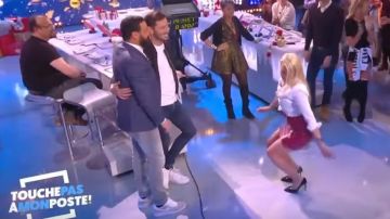 Les sneakers Nike de Cyril Hanouna dans Touche pas à mon poste (décembre 2017)