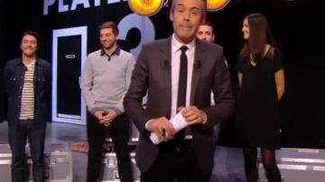 El vestido negro de Lilia Hassaine en Quotidien del 11/12/2017