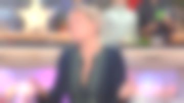 El vestido de seda bordado de Anne-Elisabeth Lemoine en Cà vous del 27/12/2017