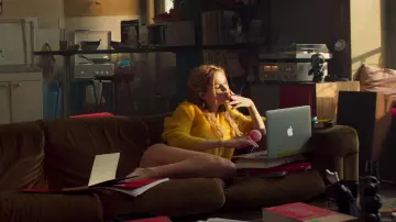 L'ordinateur Apple de Julie (Camille Razat) dans Ami-ami