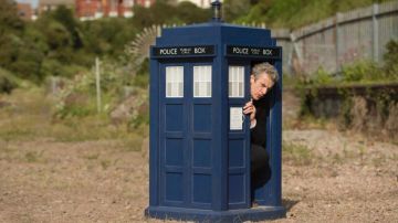 La réplique du Tardis dans Doctor Who S08E09