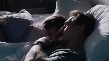 The t-shirt of Michael Woolrich (Liam Neeson) in The Passenger (Commuter)