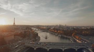 Le Pont de la Concorde, le Palais Bourbon et la Tour Eiffel dans Les Tuche 3