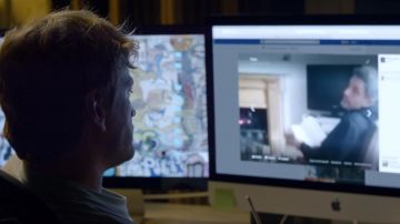 The Apple iMac computer of Nico (Guillermo Pfening) in Nobody's watching