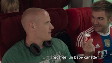 The can of Coca-Cola of 15 cl of Alek Skarlatos in The 15:17 to Paris