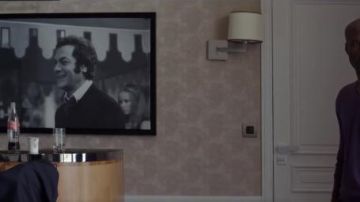 The bottle of Coca-Cola in glass in the film Sparring