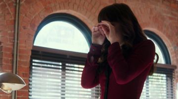 La robe rouge The Kooples de Anastasia Steele (Dakota Johnson) dans 50 nuances plus claires