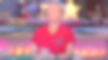 Camiseta roja French Kiss de Anne-Elisabeth Lemoine en C à Vous