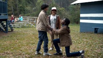 Baskets Puma porté par Mike Wheeler (Finn Wolfhard) comme on le voit dans des Choses plus étranges S01E03