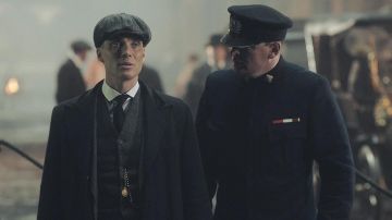 Traje de tweed de 3 piezas de Thomas Shelby (Cillian Murphy) en Peaky Blinders S04E01
