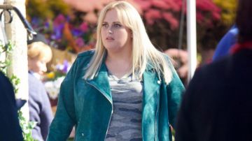 Rebel Wilson x Angels Ante Jacket usada por Fat Amy / Patricia (Rebel Wilson) en Pitch Perfect 3