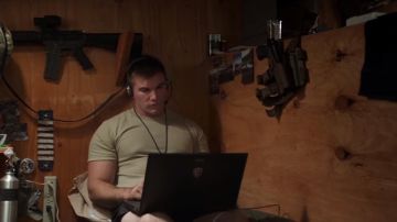 The PC portable gaming MSI Alek Skarlatos in The 15:17 to Paris