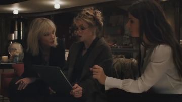 Apple iPad Pro 12.9" Tablet used by Rose (Helena Bonham Carter) as seen in Ocean's Eight