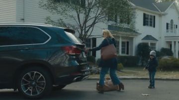 BMW X5 coche utilizado por Tammy (Sarah Paulson) como se ve en Ocean's Eight
