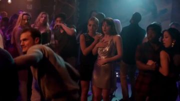 The evening gown silver Anastasia Steele (Dakota Johnson) in Fifty Shades lighter