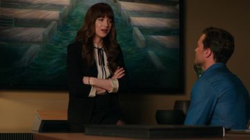 The white blouse lace black Anastasia Steele (Dakota Johnson) in Fifty Shades lighter