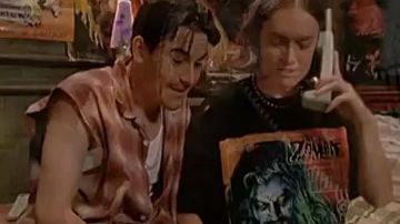 The t-shirt Rob Zombie's boyfriend Francis in the series Malcolm S01E03