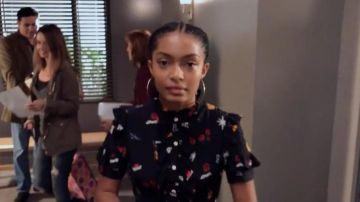 Vestido sandro de Zoey Johnson (Yara Shahidi) en negro S04E10