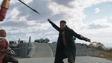 The long jacket black of Erik Killmonger (Michael B. Jordan) in a Black Panther
