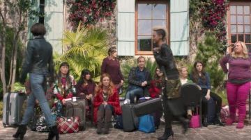 Fat Amy's (Rebel Wilson) Botas de piel rosa UGG en Pitch Perfect 3