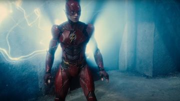 Traje de cuero usado por The Flash / Barry Allen (Ezra Miller) como se ve en Justice League