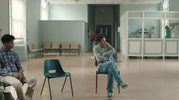 El par de zapatillas Puma de Patrick Melrose (Benedict Cumberbatch) en la temporada 1 de Patrick Melrose