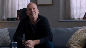 Chaqueta negra con cremallera de Paul Kersey (Bruce Willis) en Death Wish
