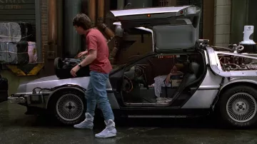 Nike shoes self-laçantes of Marty McFly (Michael J. Fox) in Back to the Future 2