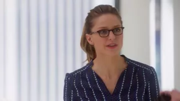 Camisa azul de Kara Danvers (Melissa Benoist) en Supergirl S01E12