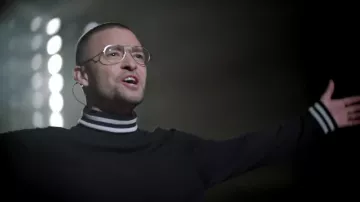 The turtleneck sweater of Justin Timberlake in her video clip Filthy