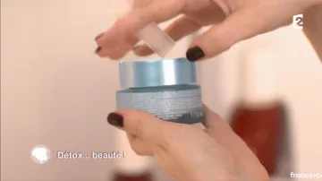 The moisturizing Cream and Hydra Vital normal to dry Skin CLARINS recommended in This is the program of the 08/01/2018