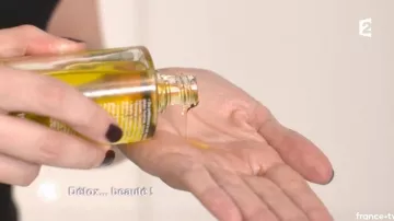 The Oil-Anti Eau CLARINS recommended in This is the program of the 08/01/2018