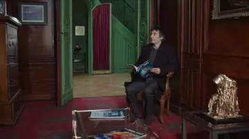 The Journal Spiritist Circle of Spiritist Allan Kardec to Luarent (Eric Elmosnino) in I'm doing better