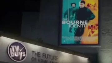 El póster de la película The Bourne Identity con Matt Damon previsualizado en Black Mirror S03E04