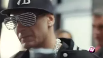 Les lunettes à rayures "effet strass" de Fatal (Michael Youn) dans le film Fatal Bazooka