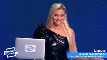 Vestido de vinilo negro asimétrico de Kelly Vedovelli en #TPMP Touche pas à mon poste del 09/01/2018