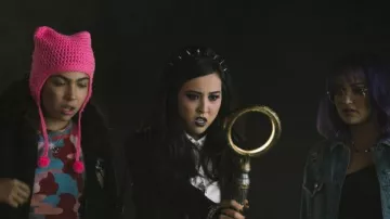 The headband to nails Nico Minoru (Lyrica Okano) in Marvel's Runaways S01E09