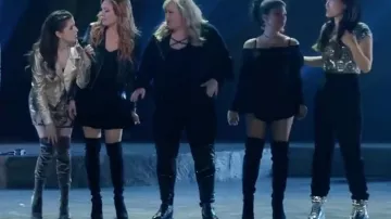 Botas Vince Camuto de Fat Amy / Patricia (Rebel Wilson) como se ve en Pitch Perfect 3