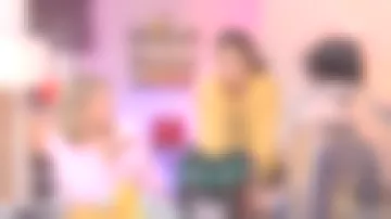 Le sweat follow your karma de Marie Perarnau dans La maison des maternelles du 10/01/2018