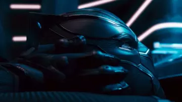 Le gant en vibranium de Black Panther (Chadwick Boseman) dans Black Panther