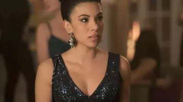 Florencia "Flo" Fuentes (Chrissie Fit) bleu paillettes minirobe comme vu dans la Hauteur Parfaite 3