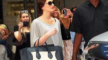 Le sac cabas Céline de Leighton Meester photographiée dans la rue pendant la diffusion de Gossip Girl