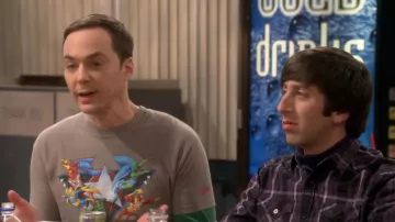 The Justice League t-shirt of Sheldon Cooper (Jim Parsons) in The Big Bang Theory S11E12