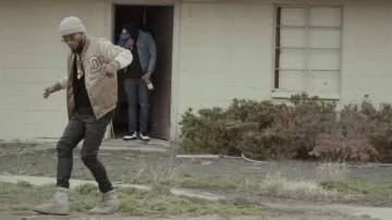 La paire de boots Yeezy dans le clip DopeMan Go de Tory Lanez