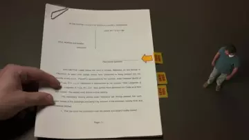 Les mocassins marrons de Paul Safranek (Matt Damon) dans Downsizing